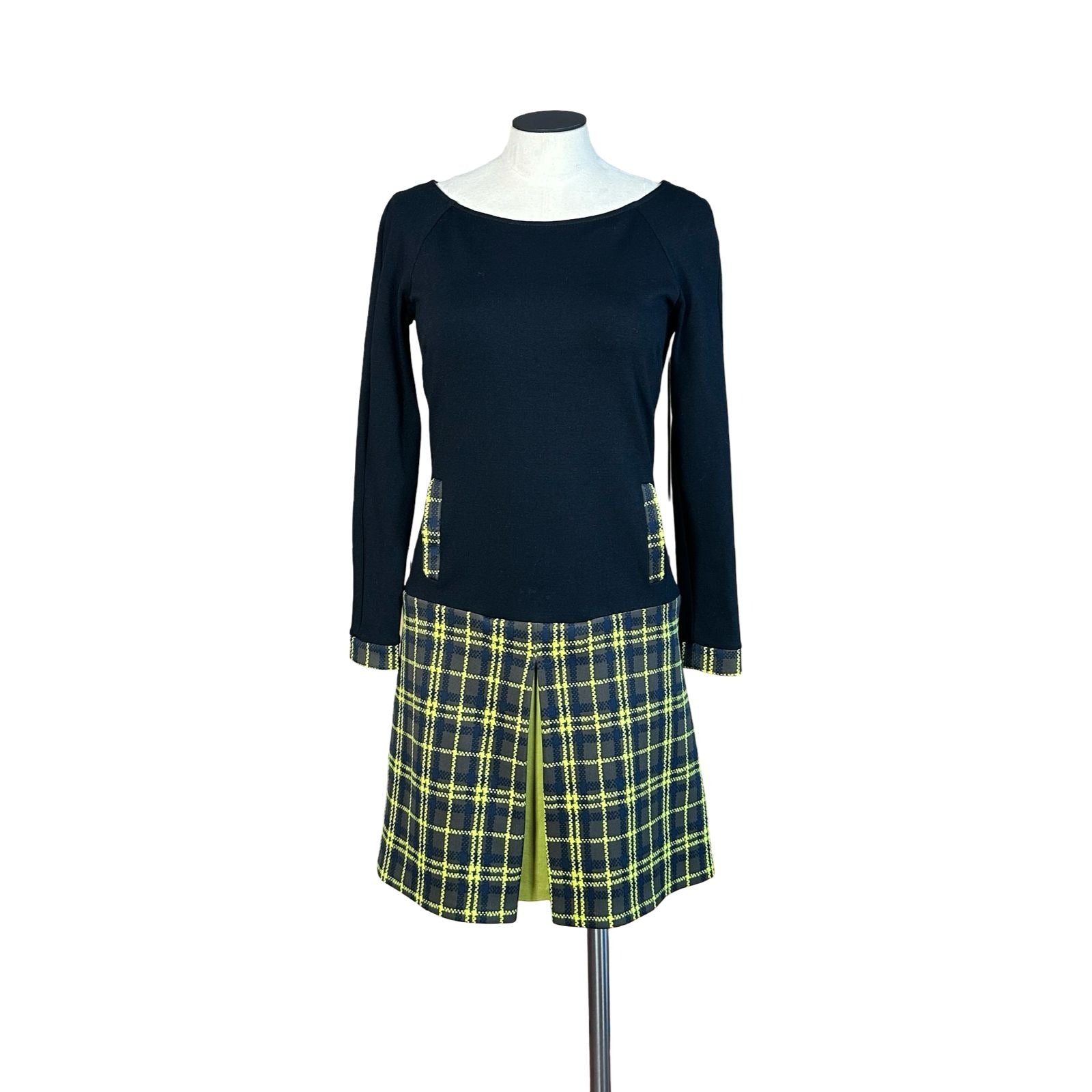 chest 42sleeve raglan 60length 84waist  37hips
