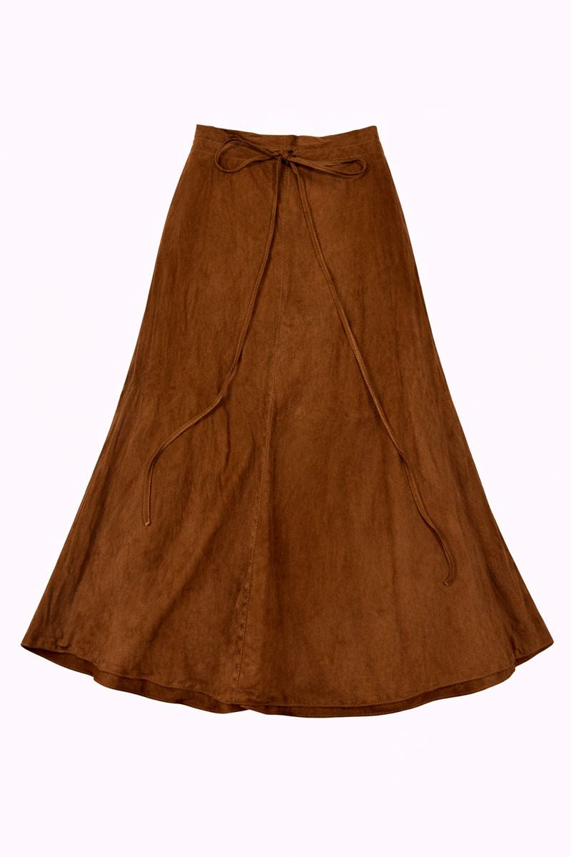 Gonna avvolgente in pelle scamosciata marrone vintage con cintura e tasche – Made in Italy 