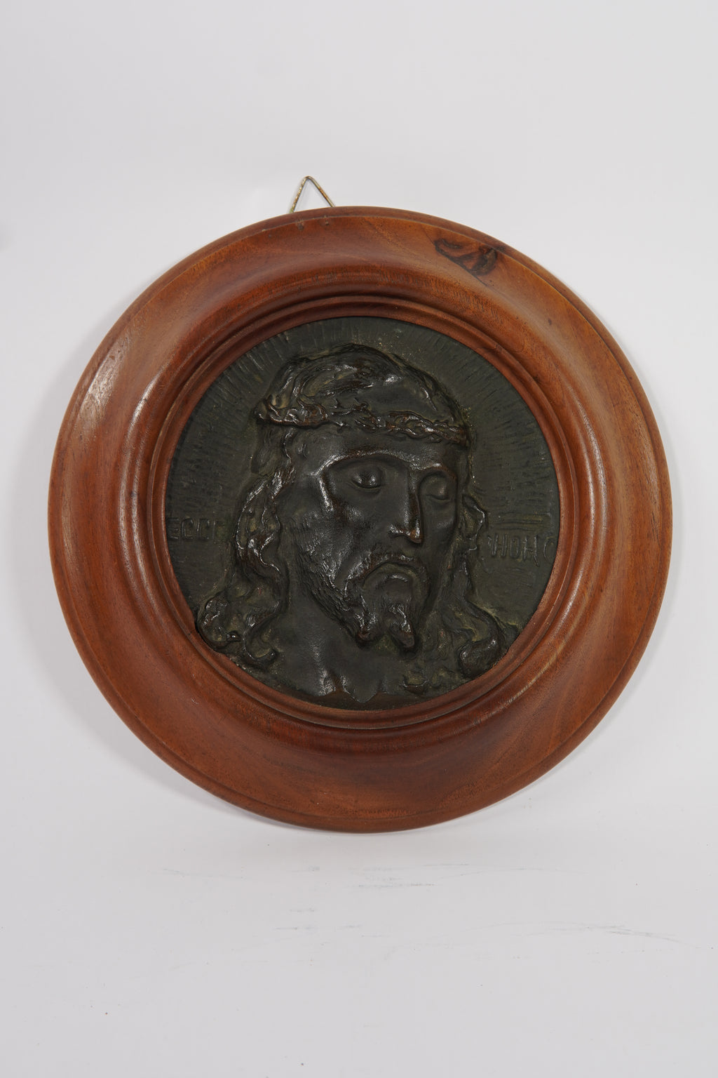 Vintage Religious Wall Plaque – Relief of Christ’s Face in Wood & Metal, Ø 21.5 cm