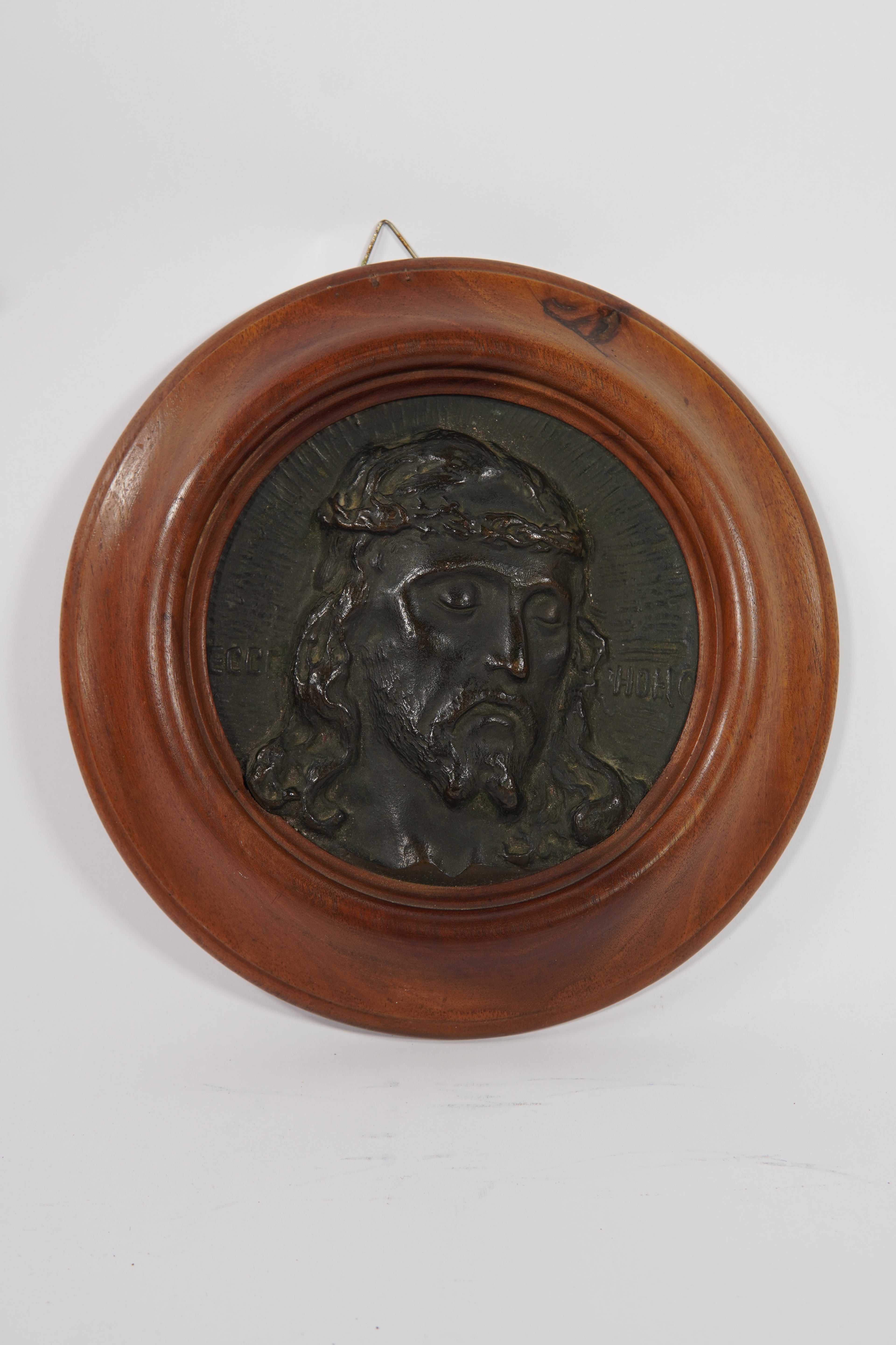 Targa religiosa da muro vintage – Rilievo del volto di Cristo in legno e metallo, Ø 21,5 cm