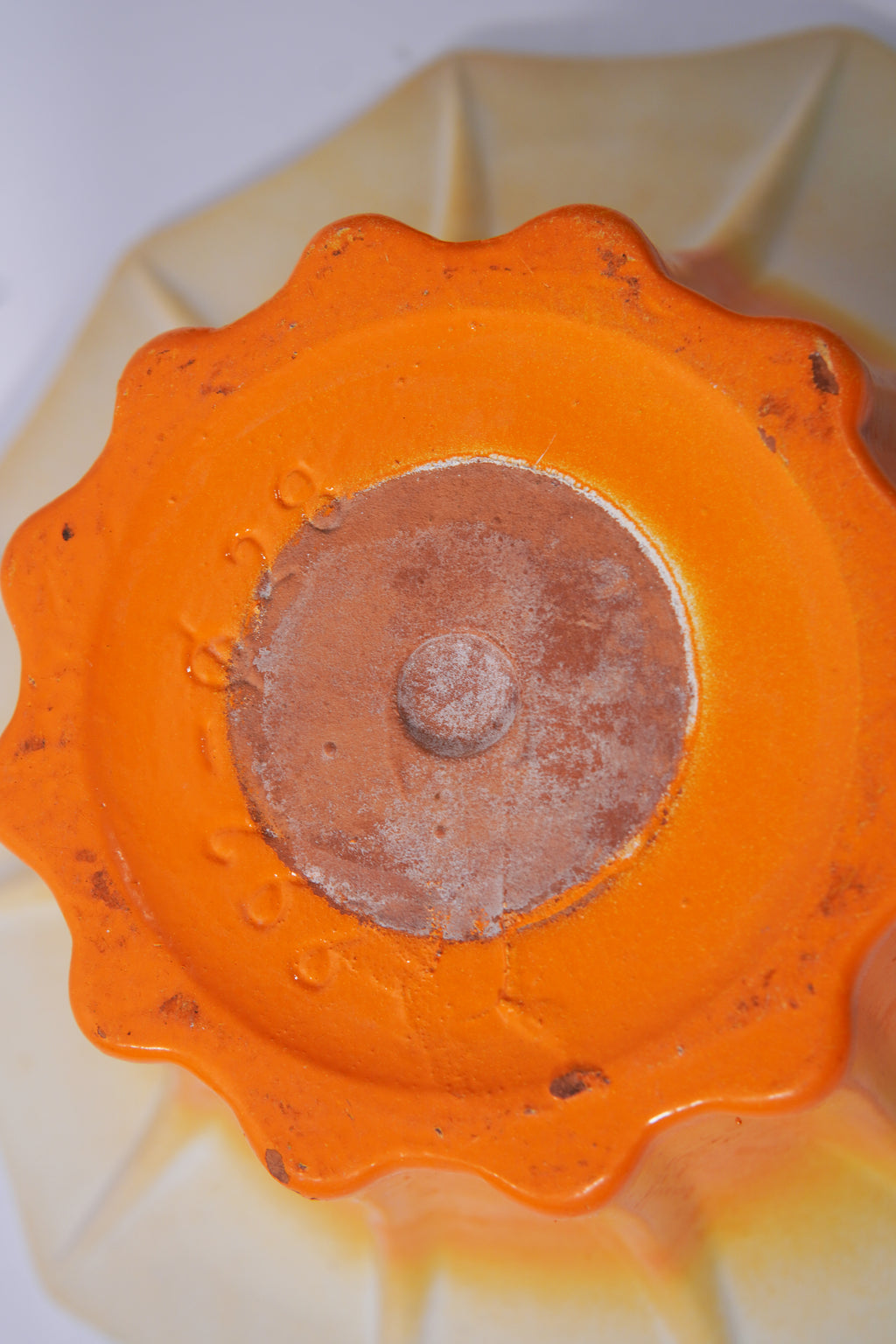 Vintage Ceramic Vase / Bowl – Orange to Cream Ombre, Scalloped Rim – Ø 28 cm