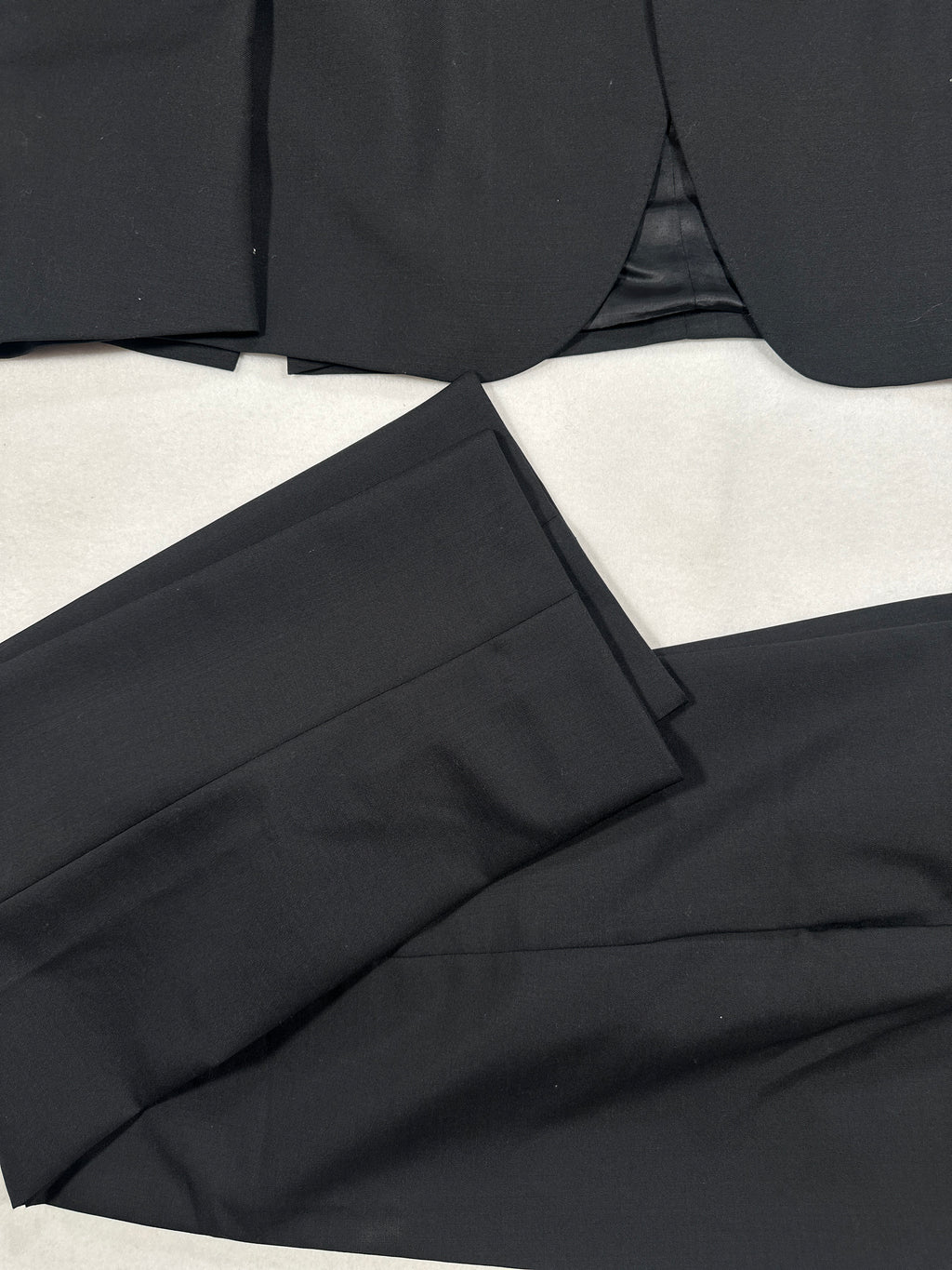 Magni Produzioni Abito Uomo in Lana Nera – Super 130's Bonino Tessuti, Made in Italy EU54