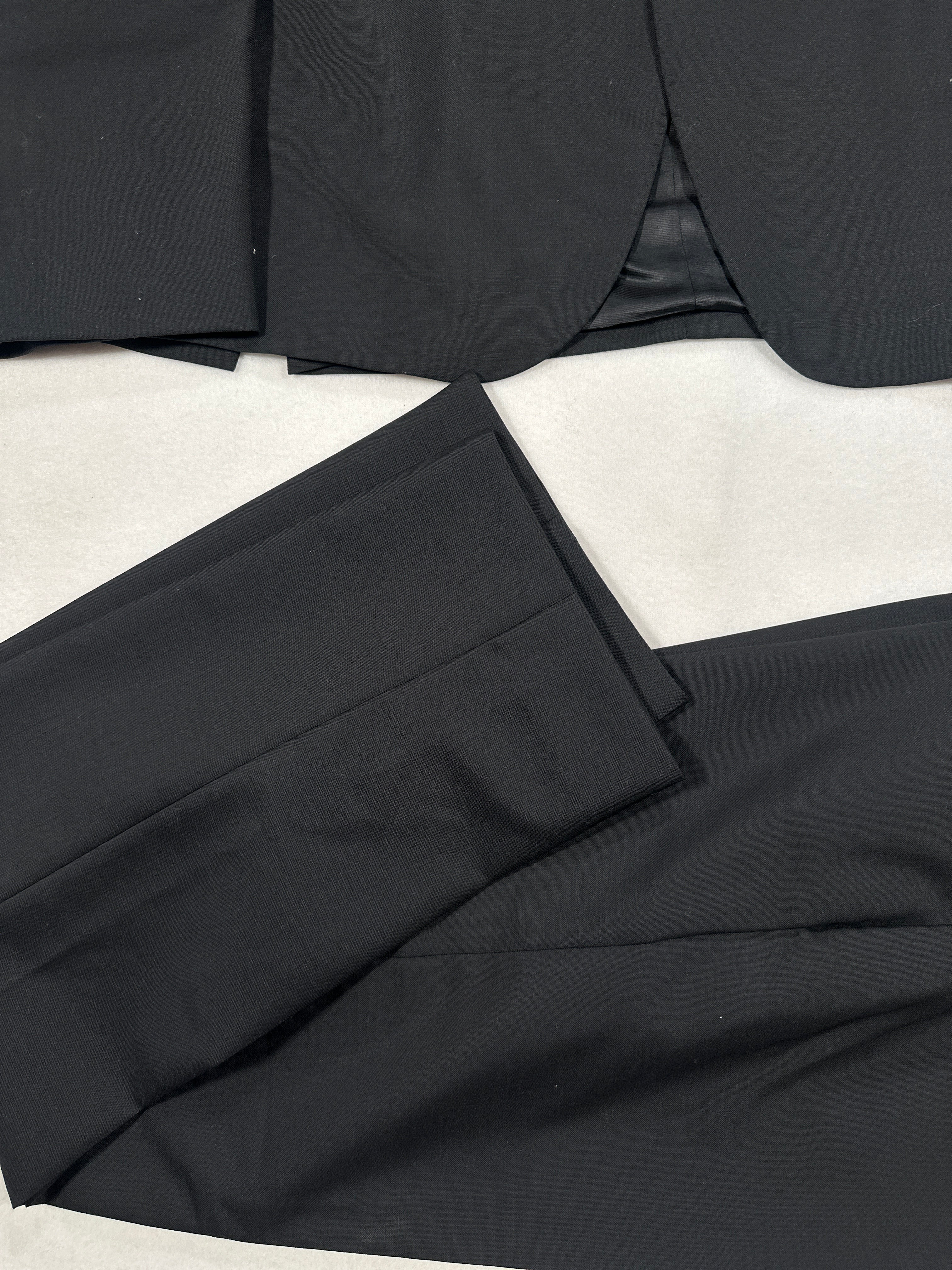 Magni Produzioni Abito Uomo in Lana Nera – Super 130's Bonino Tessuti, Made in Italy EU54