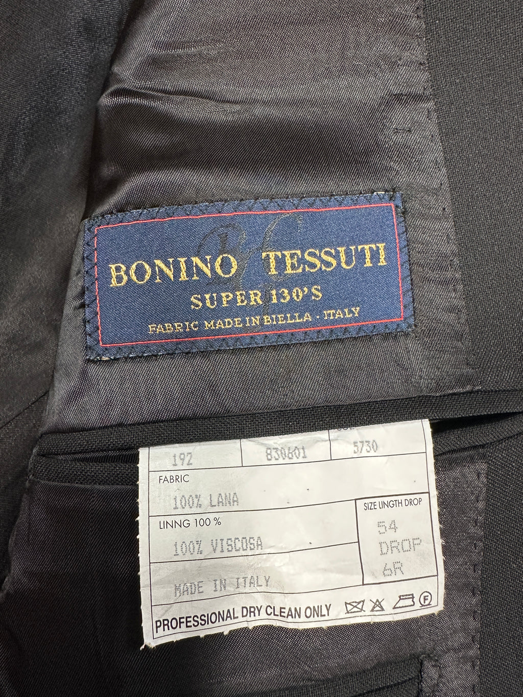 Magni Produzioni Abito Uomo in Lana Nera – Super 130's Bonino Tessuti, Made in Italy EU54