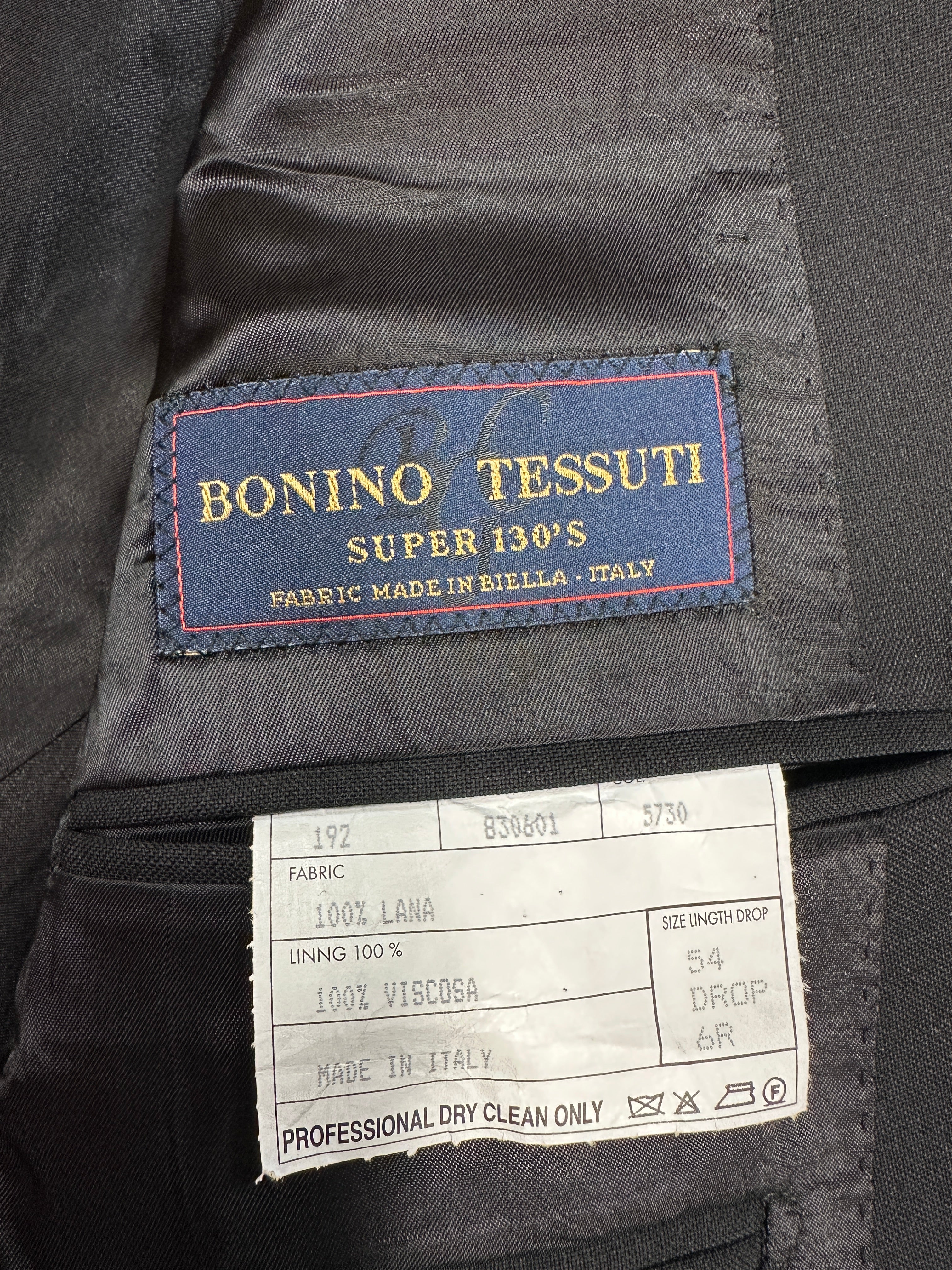 Magni Produzioni Abito Uomo in Lana Nera – Super 130's Bonino Tessuti, Made in Italy EU54