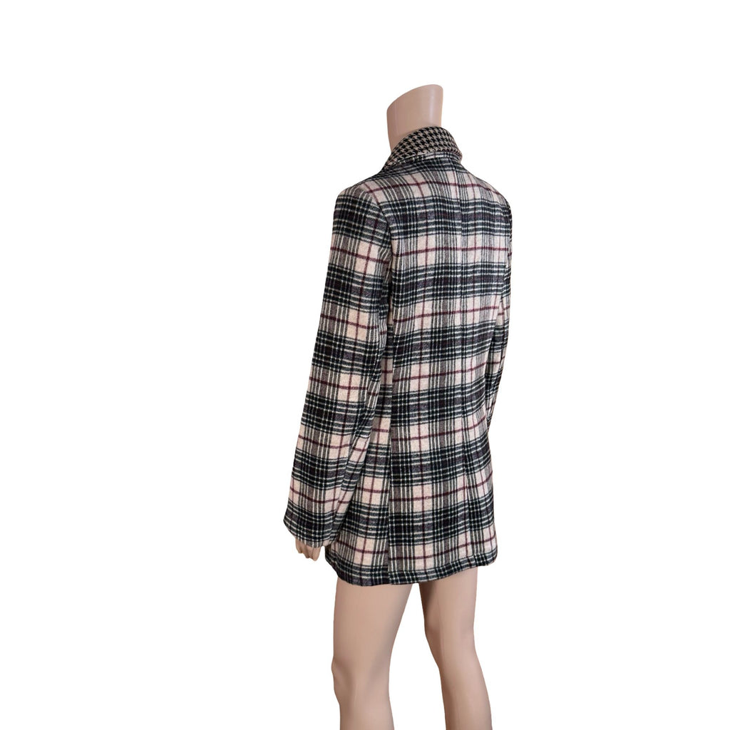 shoulders 40chest 46sleeve 60length 73waist 42hips 46