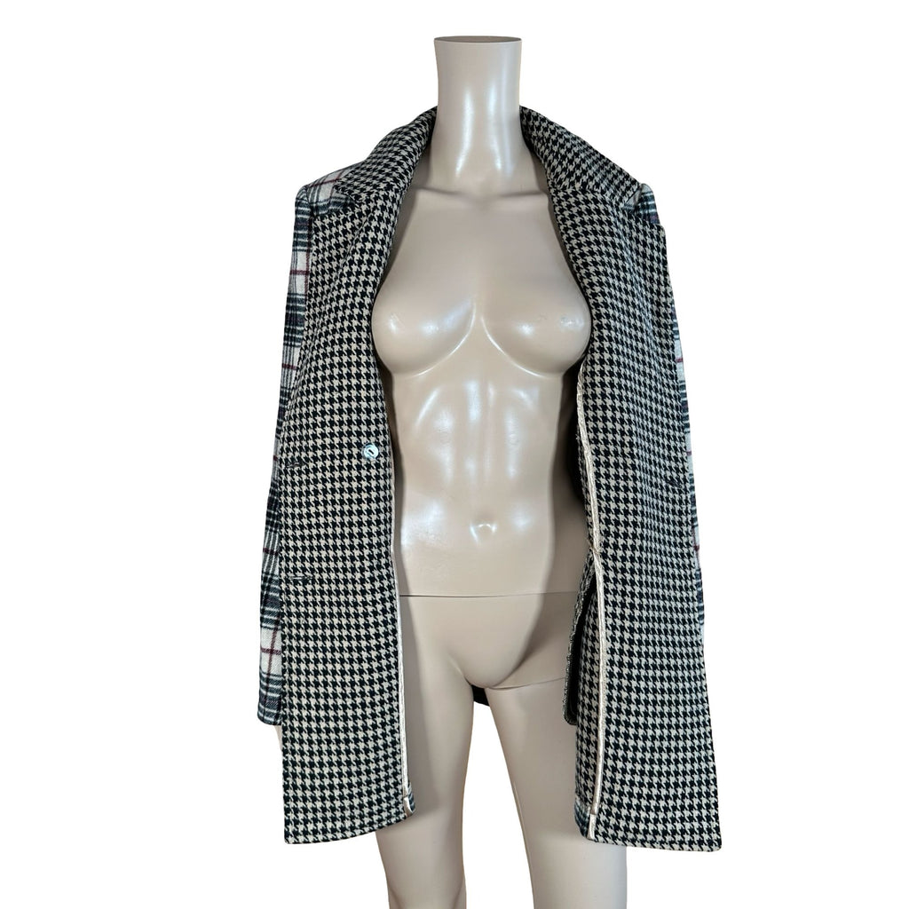 shoulders 40chest 46sleeve 60length 73waist 42hips 46
