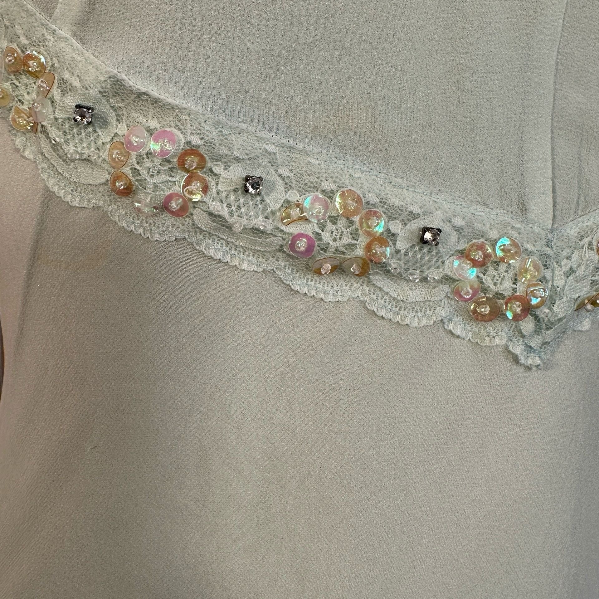 total lengh 100lengh no straps 86chest 36waist 34