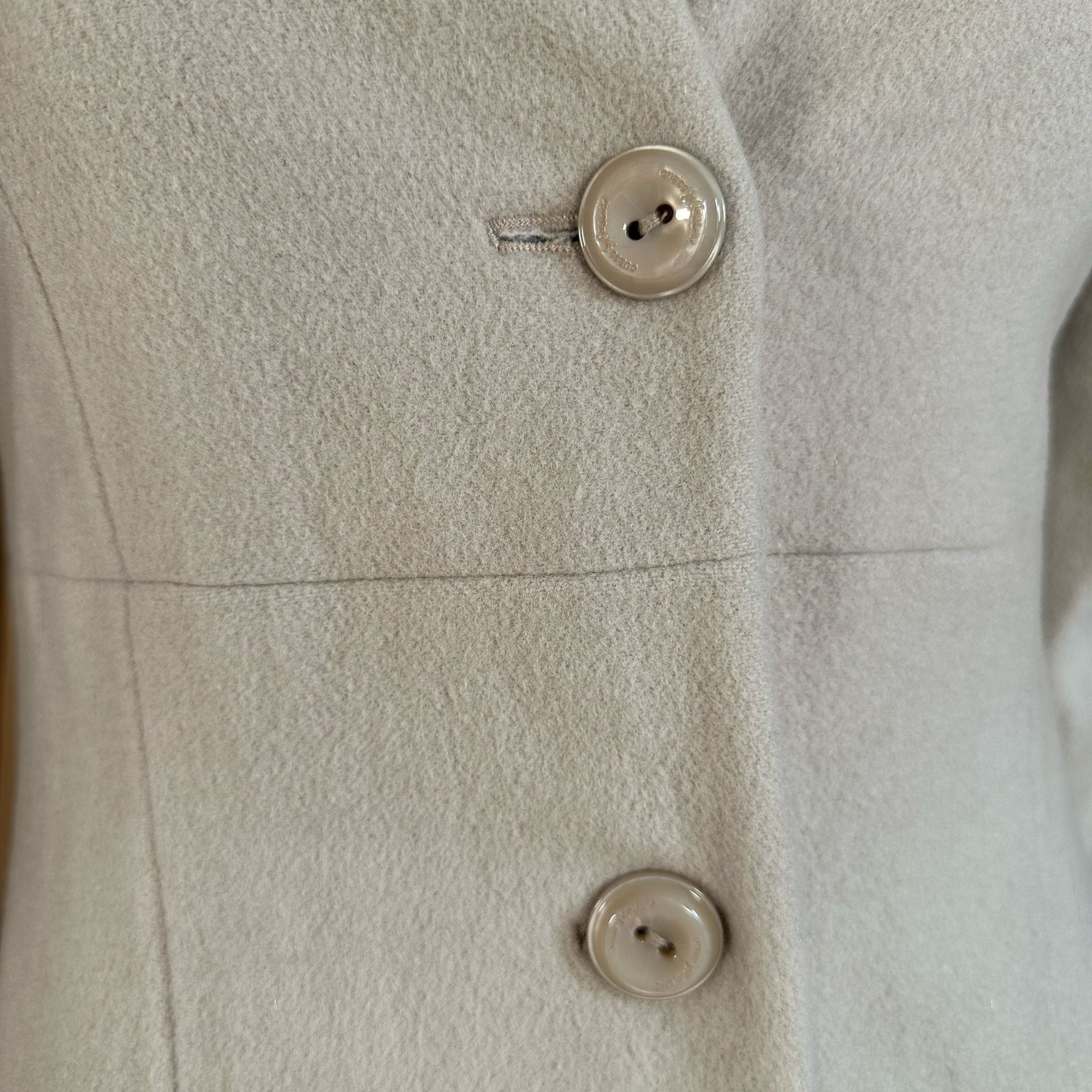 shoulders 37chest 42sleeve 54length 84waist 38hips 44