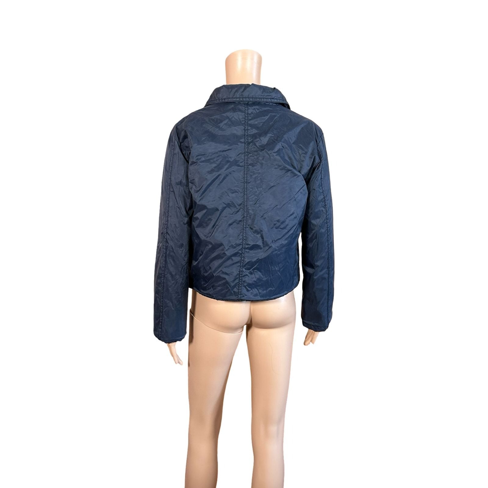 shoulders  42chest 50sleeve 54length 53waist  hips   48