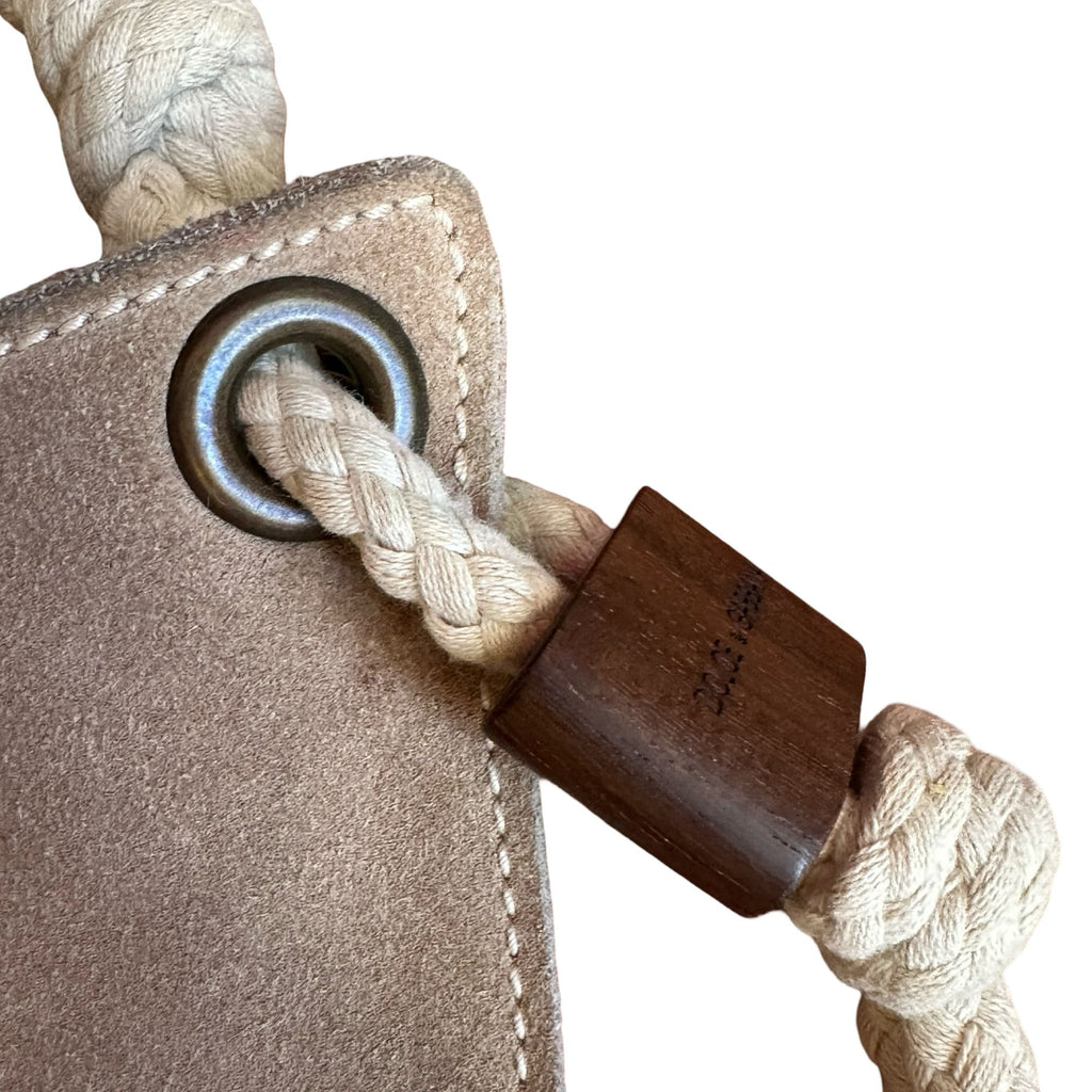 width 37lengh without straps 31