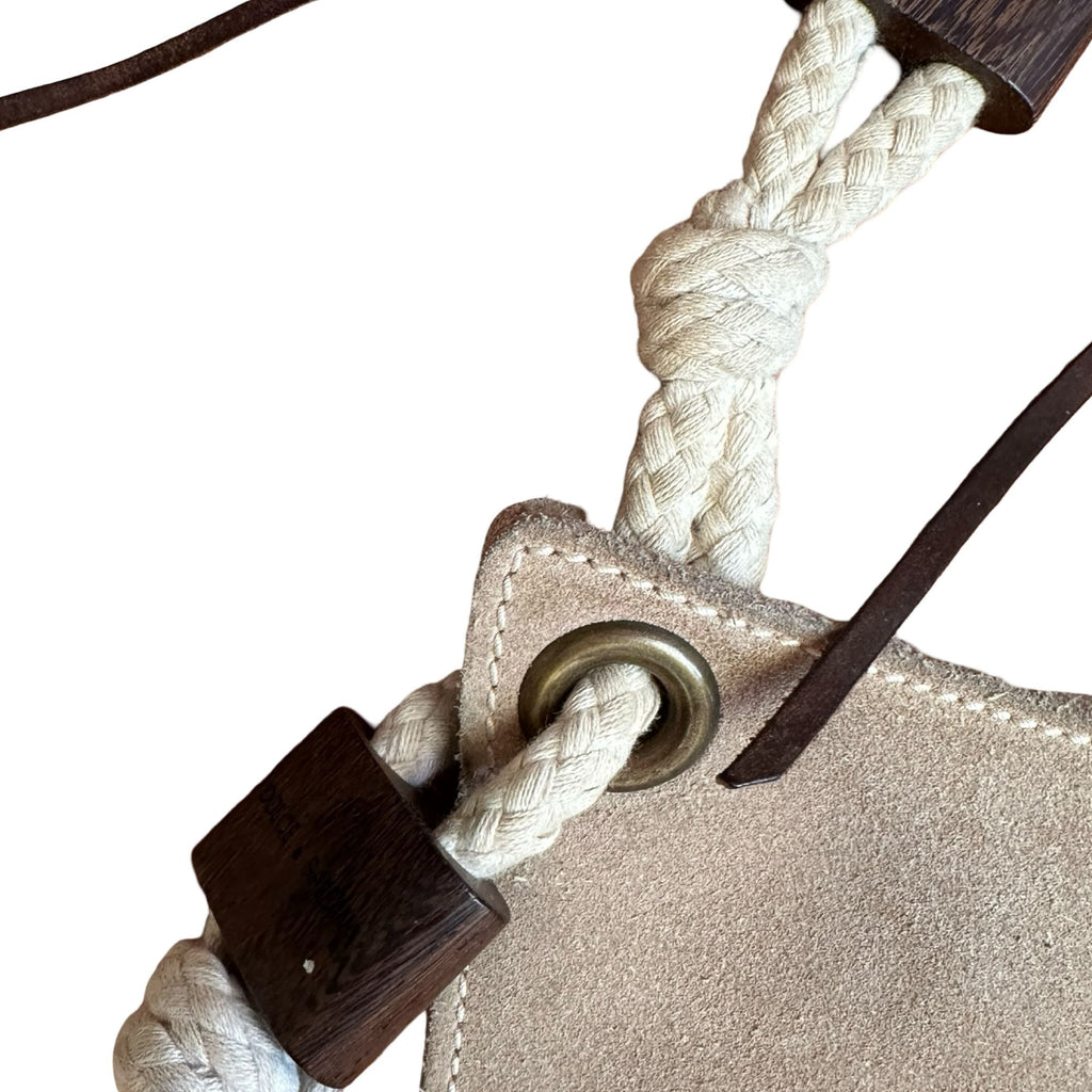 width 37lengh without straps 31