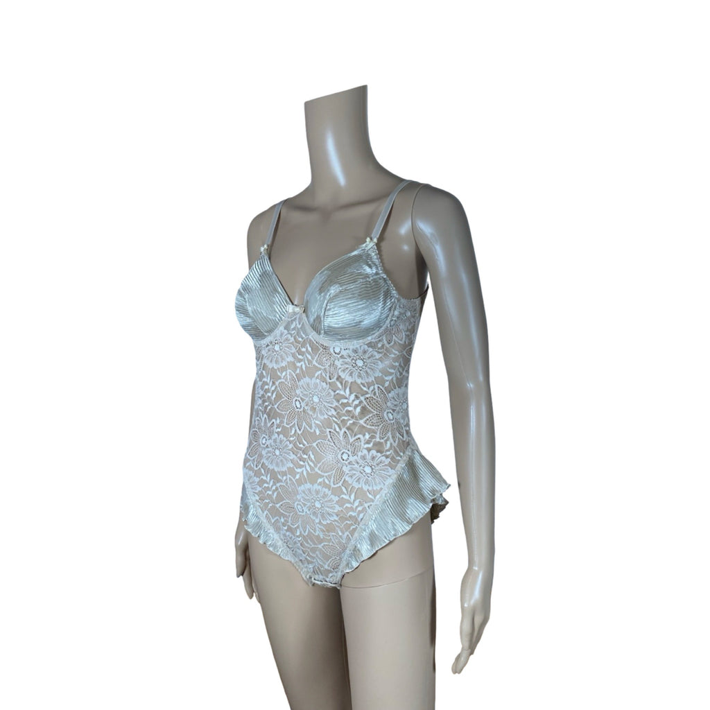 chest 32hips 33lengh 54 (without straps )straps adjustable